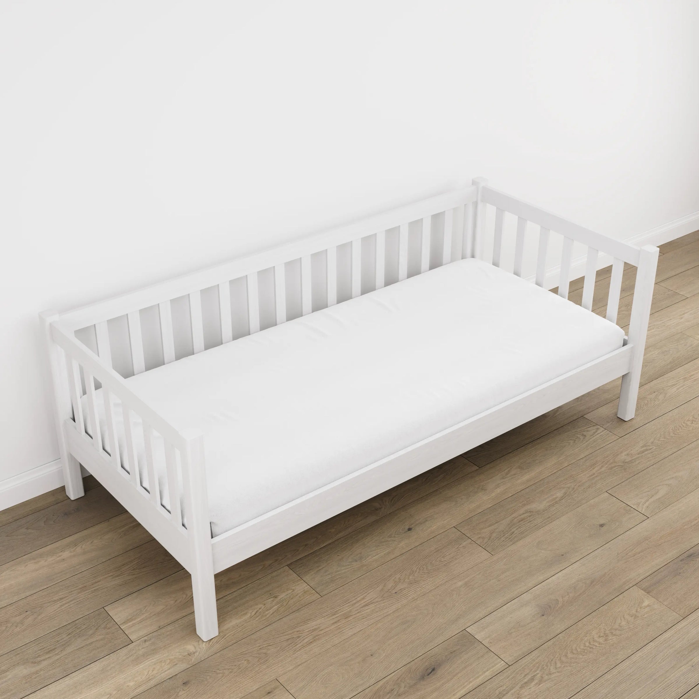 Sofa-lit blanc dans la chambre d'enfant – décoration scandinave, en bois