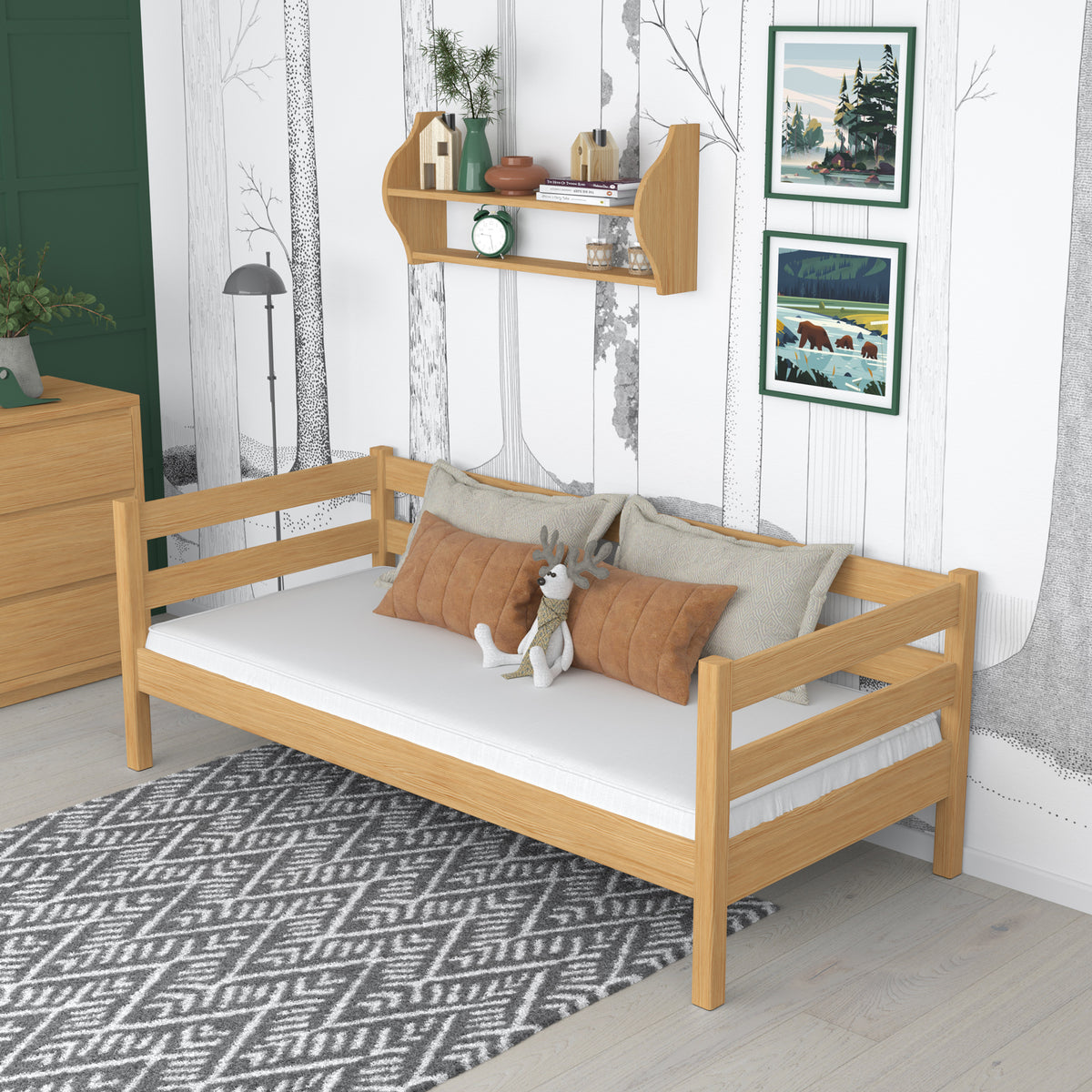 Sofa-lit pin naturel dans la chambre d'enfant – décoration scandinave, en bois