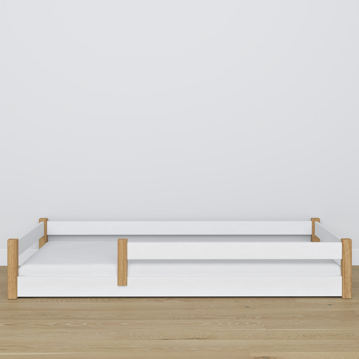 Lit bas en bois blanc-chêne – vue en biais, chambre