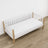 Sofa-lit blanc avec chêne dans la chambre d'enfant – décoration scandinave, en bois