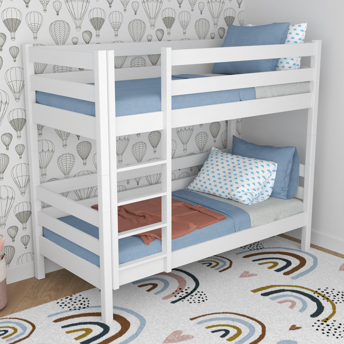 Lit superposé blanc dans la chambre d'enfant – décoration scandinave, en bois