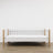 Sofa-lit en bois blanc avec chêne – vue de côté, forme et proportions du meuble