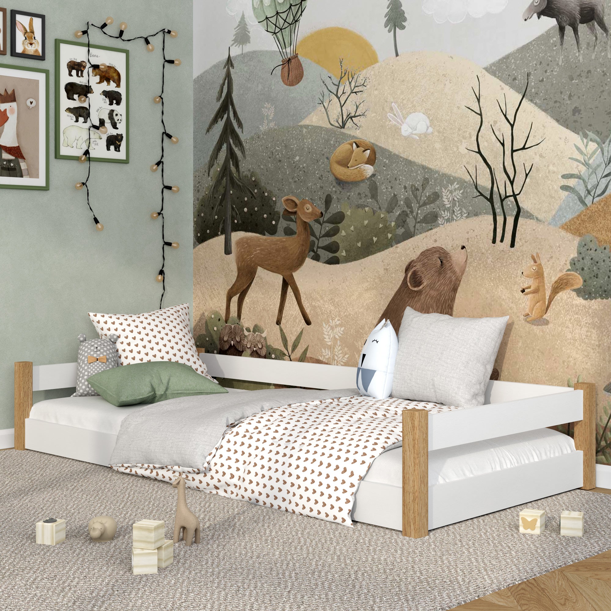 Lit bas en bois blanc-chêne – niska rama, vue de côté, chambre scandinave