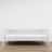 Sofa-lit en bois blanc – vue de côté, forme et proportions du meuble